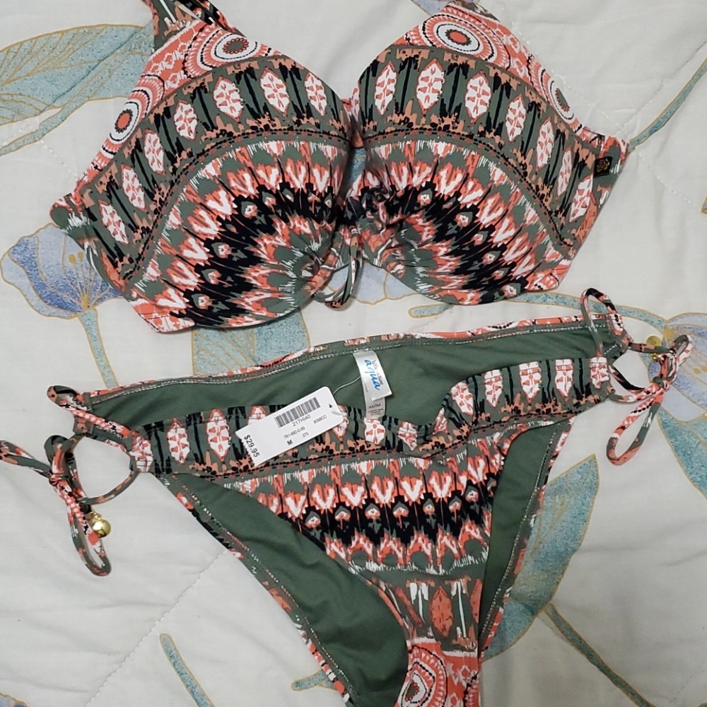 La Vie en Rose 2-piece Bathing Suit